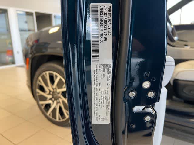 Thumbnail: 2025 Jeep Wagoneer S - 22