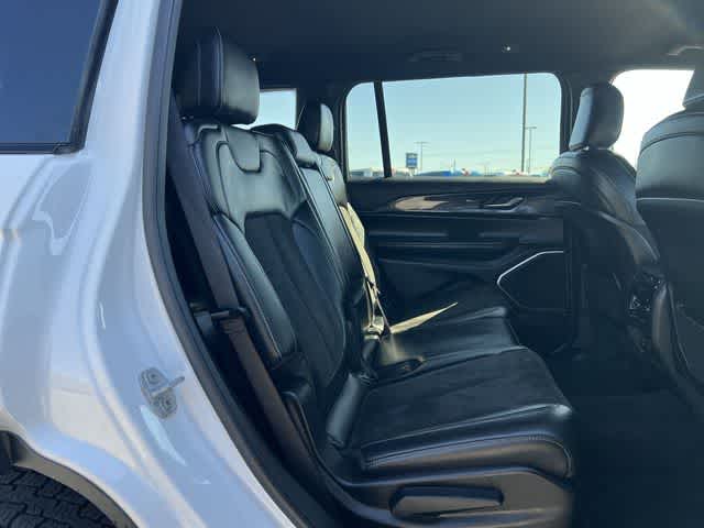 Thumbnail: 2022 Jeep Grand Cherokee L - 17