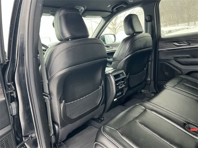 Thumbnail: 2024 Jeep Grand Cherokee - 16