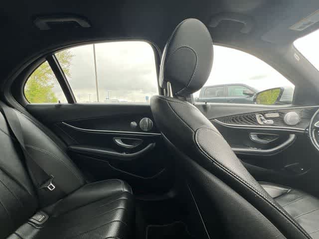Thumbnail: 2019 Mercedes-Benz E-Class - 16