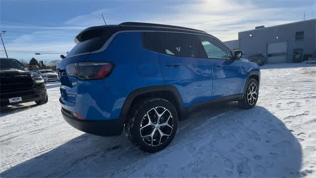 Thumbnail: 2024 Jeep Compass - 8