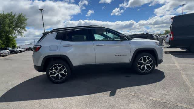 Thumbnail: 2026 Jeep Compass - 9