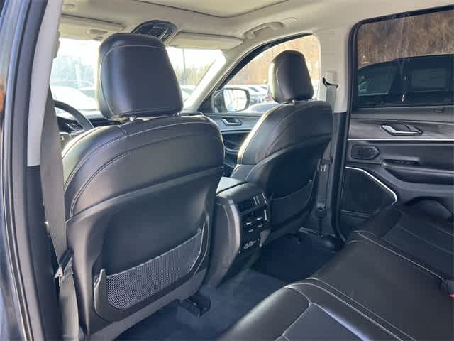 Thumbnail: 2022 Jeep Grand Cherokee - 16