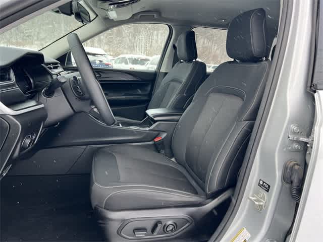 Thumbnail: 2023 Jeep Grand Cherokee - 15