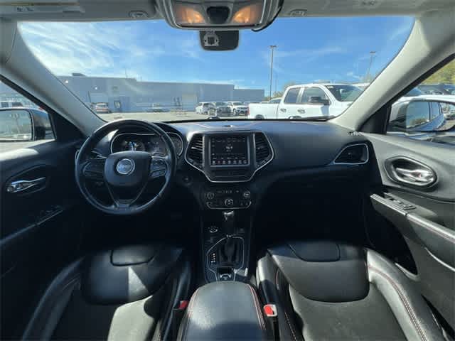 Thumbnail: 2019 Jeep Cherokee - 14