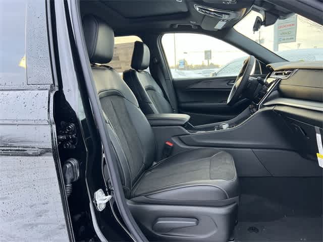 Thumbnail: 2025 Jeep Grand Cherokee - 19