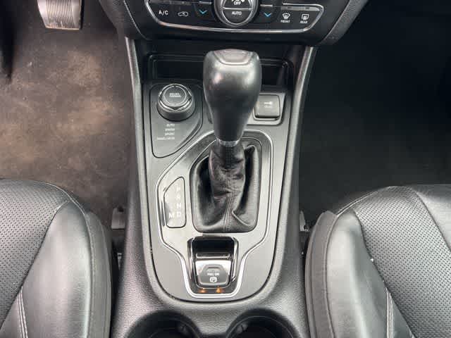 Thumbnail: 2019 Jeep Cherokee - 18