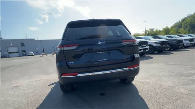 Thumbnail: 2022 Jeep Grand Cherokee - 7