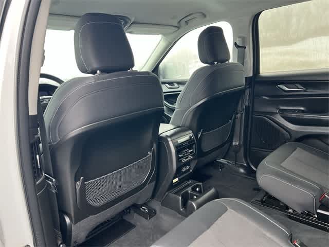 Thumbnail: 2023 Jeep Grand Cherokee - 16