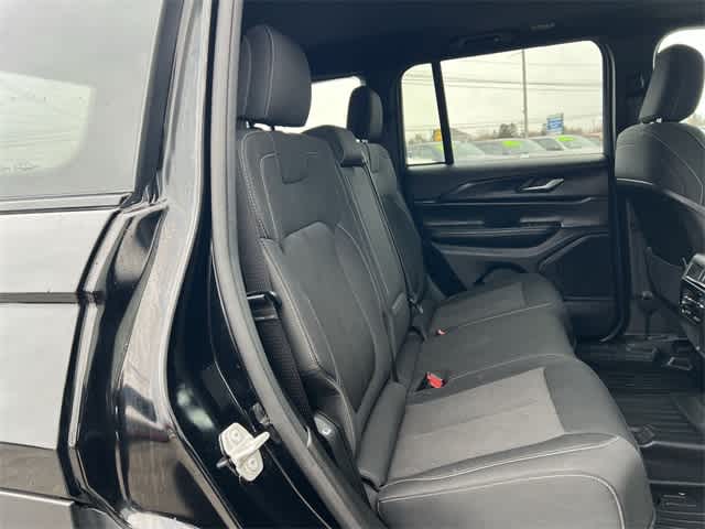 Thumbnail: 2024 Jeep Grand Cherokee - 18