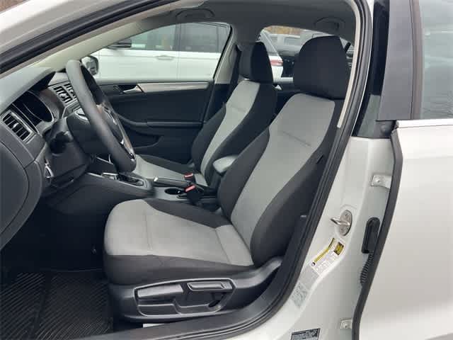 Thumbnail: 2017 Volkswagen Jetta - 15