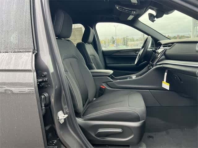 Thumbnail: 2025 Jeep Grand Cherokee - 19