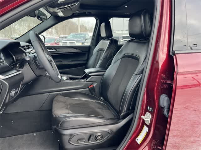 Thumbnail: 2023 Jeep Grand Cherokee - 15