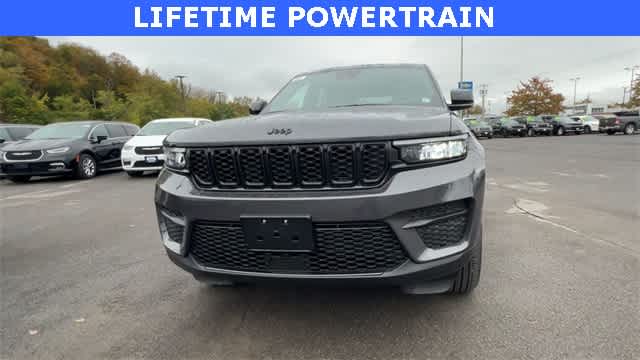 Thumbnail: 2025 Jeep Grand Cherokee - 3