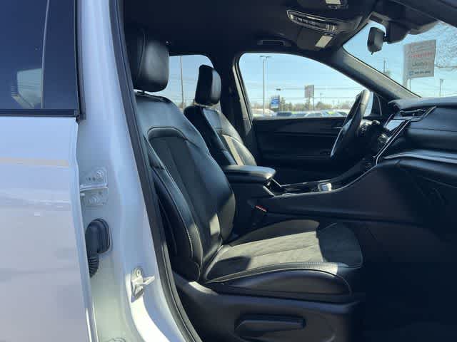 Thumbnail: 2023 Jeep Grand Cherokee - 19