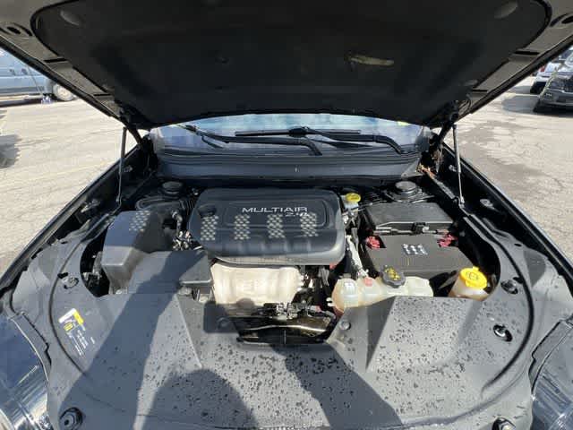 Thumbnail: 2019 Jeep Cherokee - 13