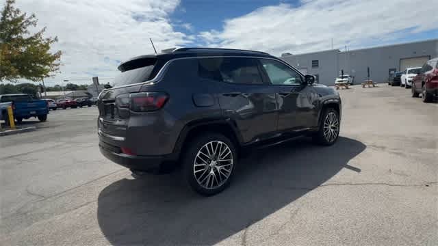 Thumbnail: 2022 Jeep Compass - 8