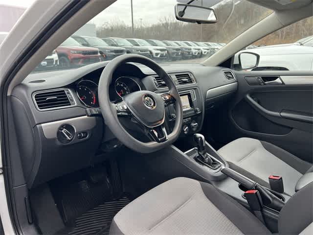 Thumbnail: 2017 Volkswagen Jetta - 10