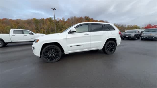 Thumbnail: 2018 Jeep Grand Cherokee - 5