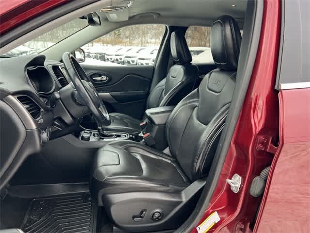 Thumbnail: 2019 Jeep Cherokee - 15