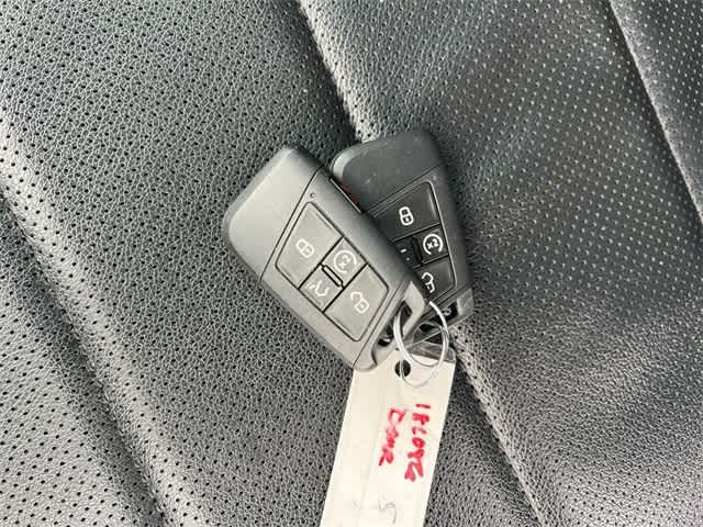 Thumbnail: 2022 Volkswagen Tiguan - 25