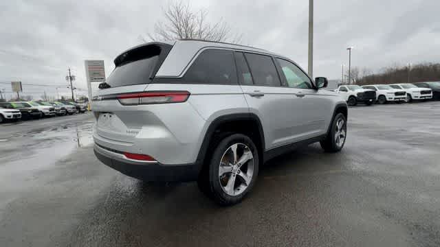 Thumbnail: 2026 Jeep Grand Cherokee - 8