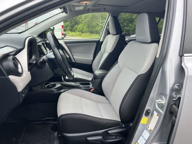 Thumbnail: 2018 Toyota RAV4 - 22