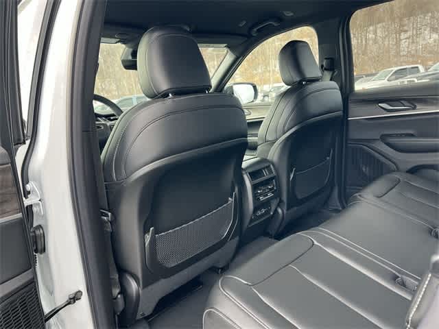 Thumbnail: 2025 Jeep Grand Cherokee - 16