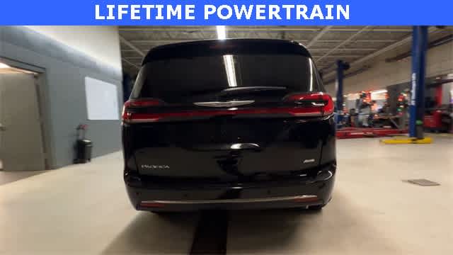 Thumbnail: 2026 Chrysler Pacifica - 7