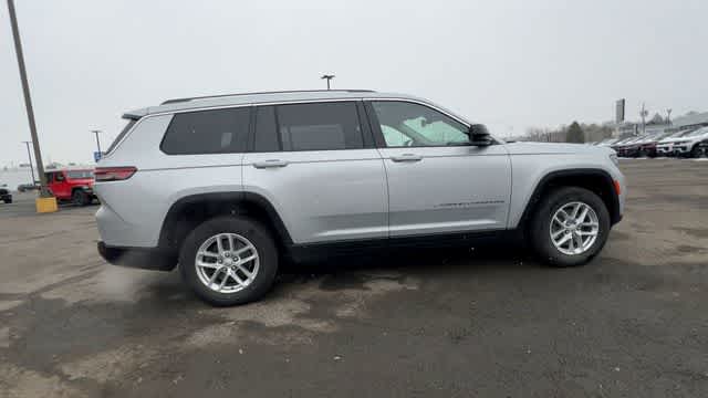 Thumbnail: 2023 Jeep Grand Cherokee - 9