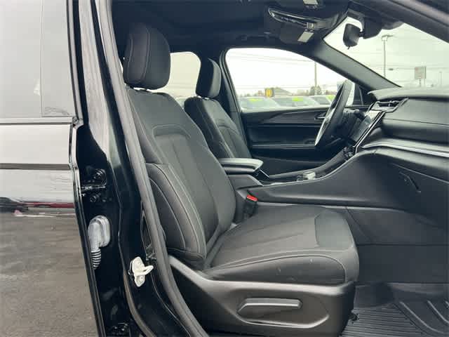 Thumbnail: 2024 Jeep Grand Cherokee - 19