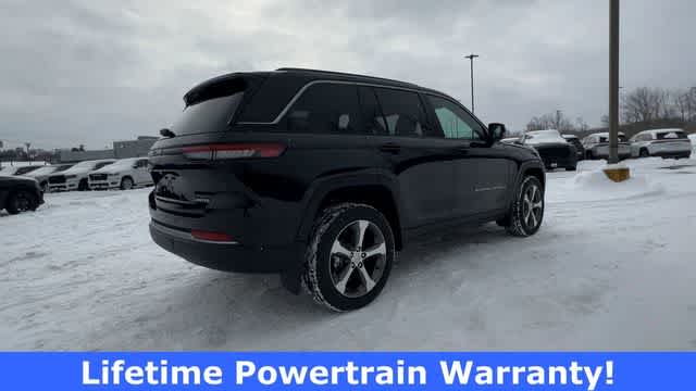Thumbnail: 2026 Jeep Grand Cherokee - 8