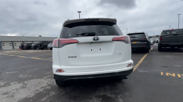 Thumbnail: 2018 Toyota RAV4 - 7