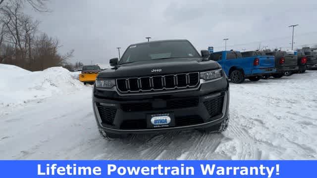 Thumbnail: 2026 Jeep Grand Cherokee - 3