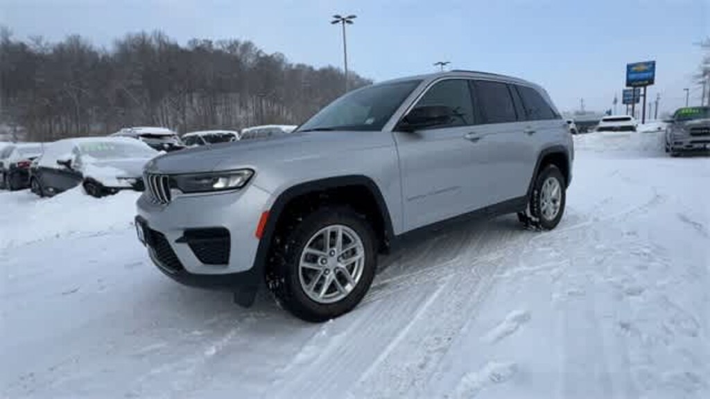 Used 2023 Jeep Grand Cherokee Laredo SUV