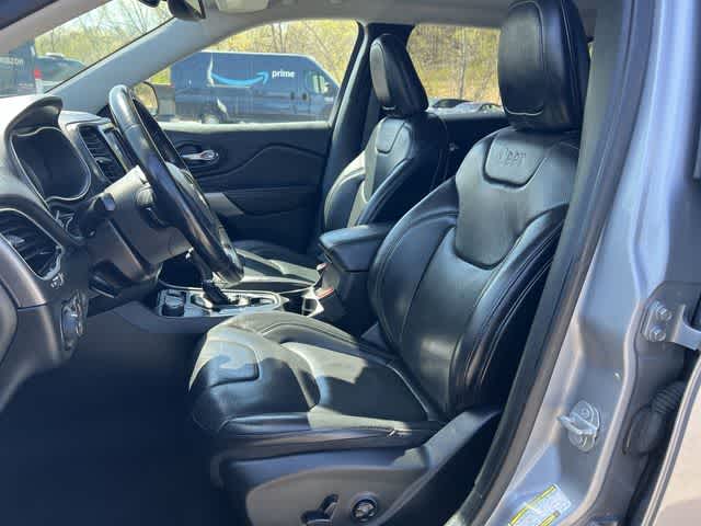 Thumbnail: 2019 Jeep Cherokee - 14