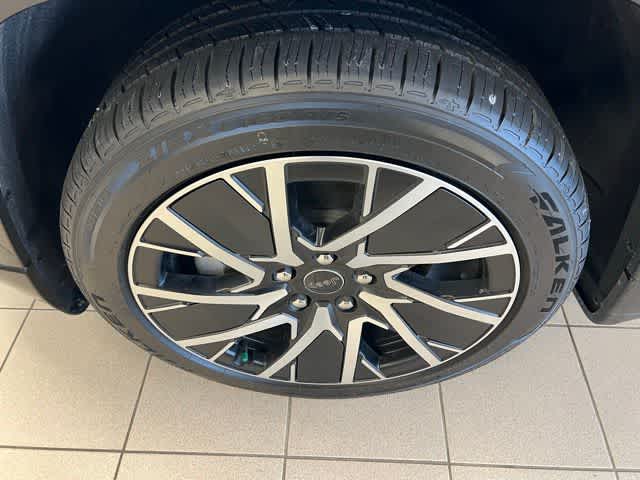 Thumbnail: 2025 Jeep Wagoneer S - 8