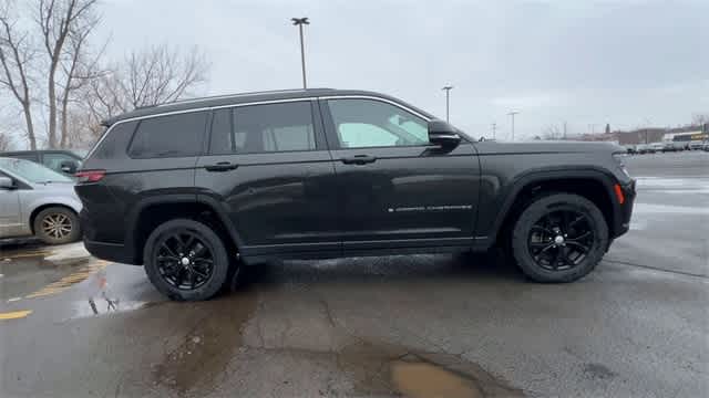 Thumbnail: 2022 Jeep Grand Cherokee - 9
