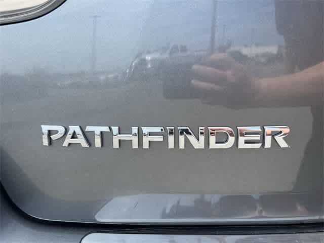 2015 Nissan Pathfinder Platinum 18