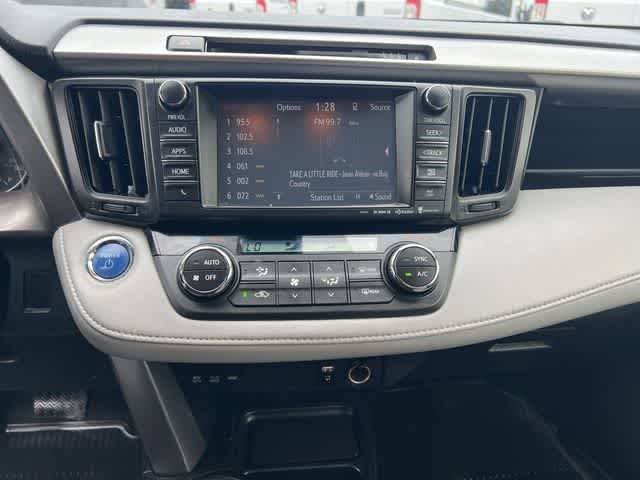 Thumbnail: 2018 Toyota RAV4 - 28