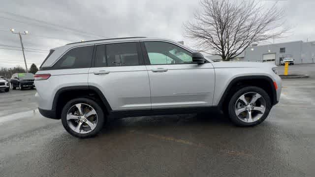 Thumbnail: 2026 Jeep Grand Cherokee - 9