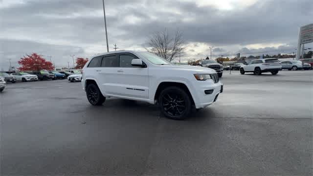 Thumbnail: 2018 Jeep Grand Cherokee - 2