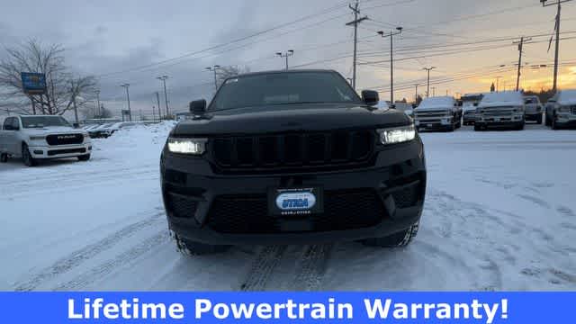 Thumbnail: 2025 Jeep Grand Cherokee - 3