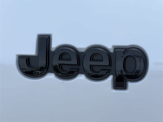 2025 Jeep Grand Cherokee L Laredo 11