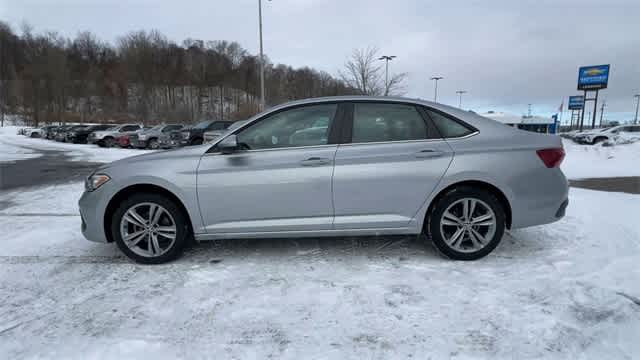 Thumbnail: 2023 Volkswagen Jetta - 5