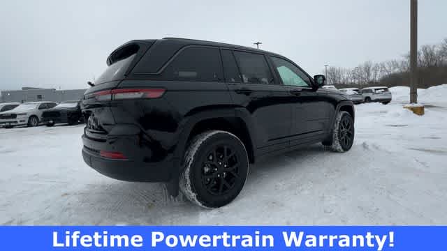 Thumbnail: 2026 Jeep Grand Cherokee - 8