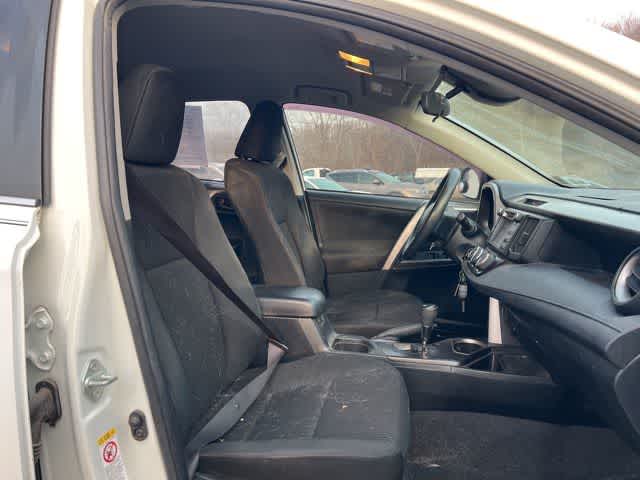 Thumbnail: 2018 Toyota RAV4 - 15