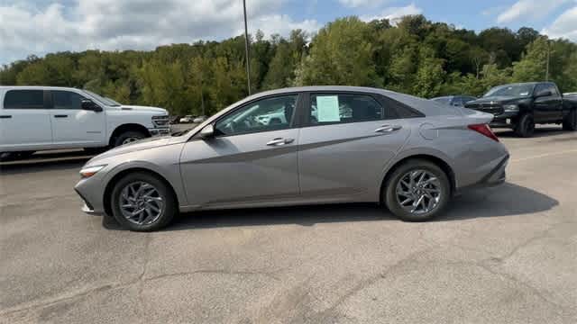Thumbnail: 2024 Hyundai Elantra - 5