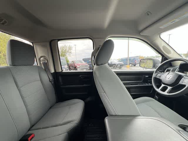 Thumbnail: 2019 RAM 1500 Classic - 16