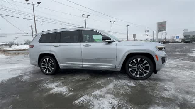 Thumbnail: 2022 Jeep Grand Cherokee - 9